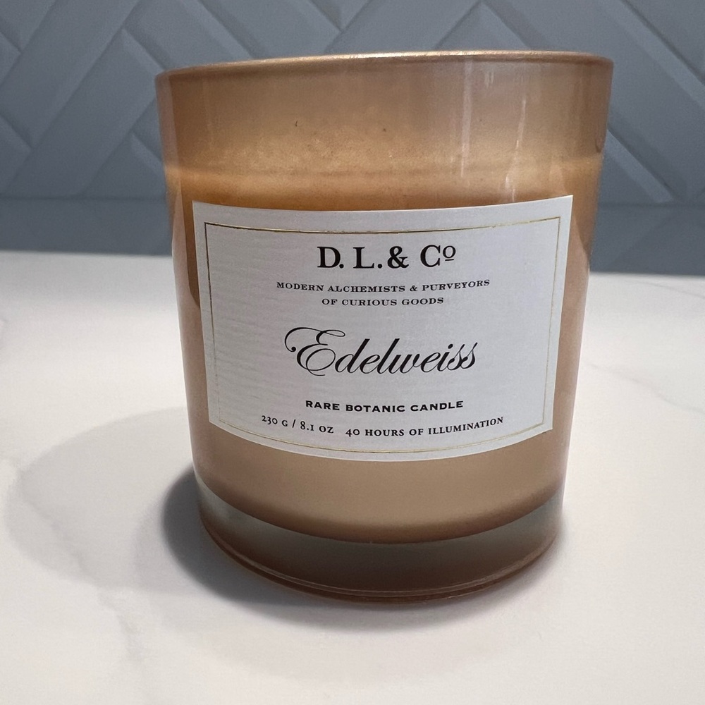 D.L. & Co. Edelweiss Candle - Picture 3 of 5